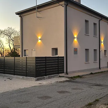 Sunset Apartment *